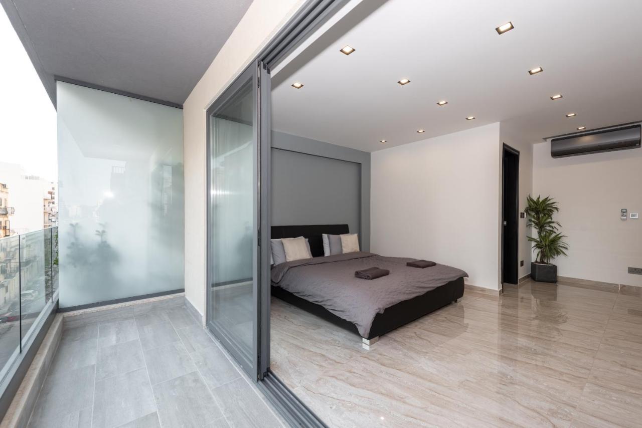 Luxury 2 Bed Apartment In The Heart Of St Julians San Ġiljan Exterior foto