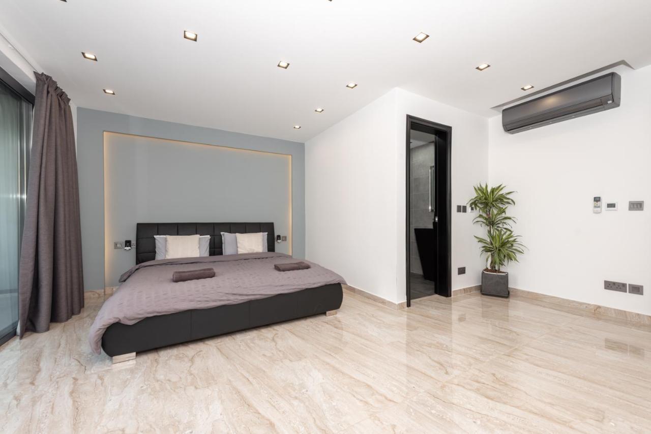 Luxury 2 Bed Apartment In The Heart Of St Julians San Ġiljan Exterior foto